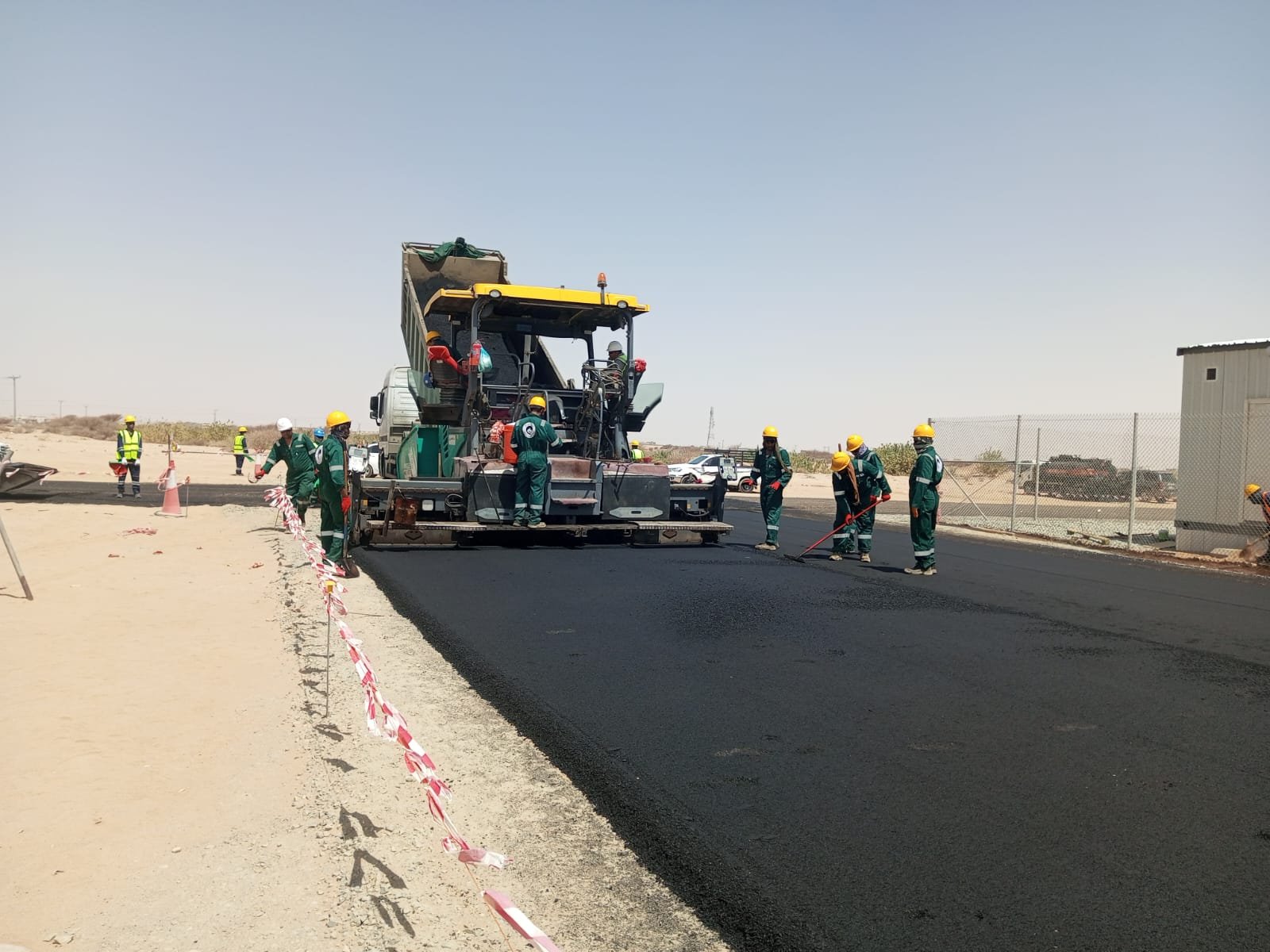 Asphalt Paving and Milling Machines for Rent