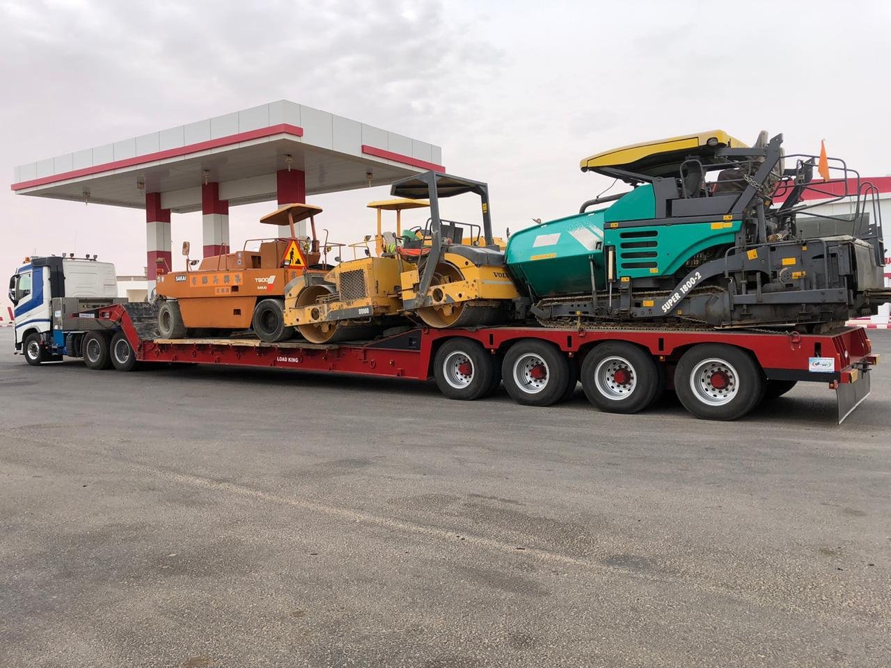 Heavy Asphalt Paving and Milling Machines for Rent