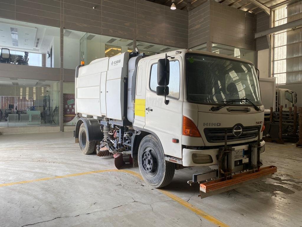 Sweeper Truck with Water Spray Washer